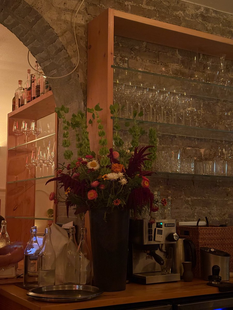 gabsvibes's tweet image. before I ate my weight in pasta at forsythia