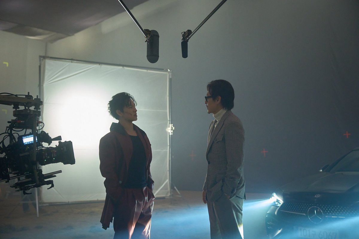 kyunggulove's tweet photo. Sul Kyung-gu behind the scenes of ‘Mantis’.
#SulKyungGu #설경구 #Mantis #사마귀 #KillBoksoon #길복순 https://t.co/RbEJuSr6AG