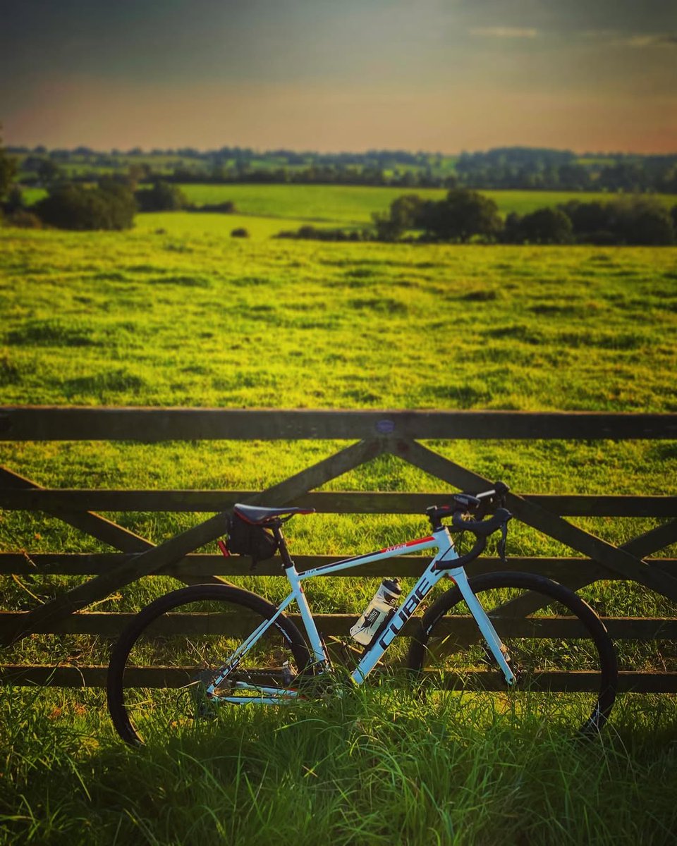 MeiSf3's tweet photo. There’s something magical about riding through the countryside just me, my bike, and the wind
#cyclinglife #goldenhour #countrysidevibes #rideandexplore #freedomonwheels #bikelife #peacefulrides #cyclinguk https://t.co/Qakm1jH630