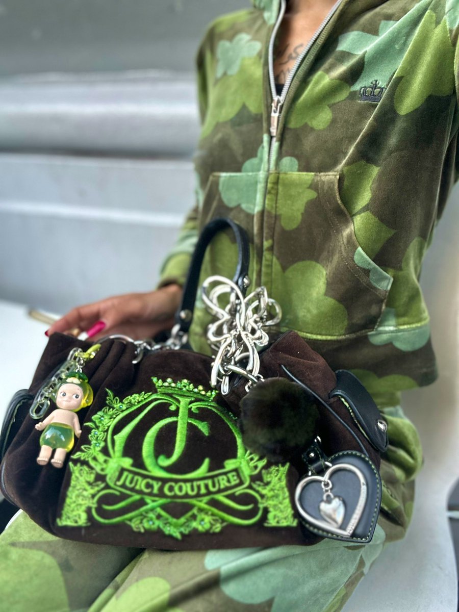 Customized vintage Juicy Couture bag and velour set of the day 💚
