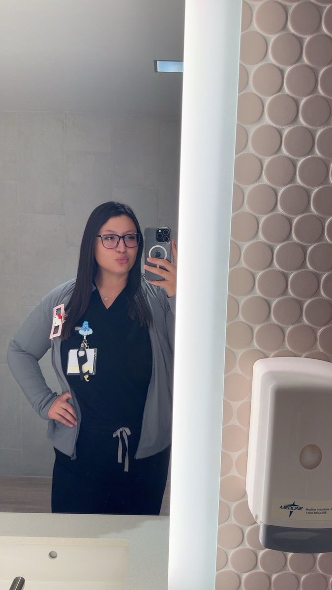 rosaatheoutcast's tweet photo. ur fav colon whisper #GINurse https://t.co/E7zSAd3Cxk