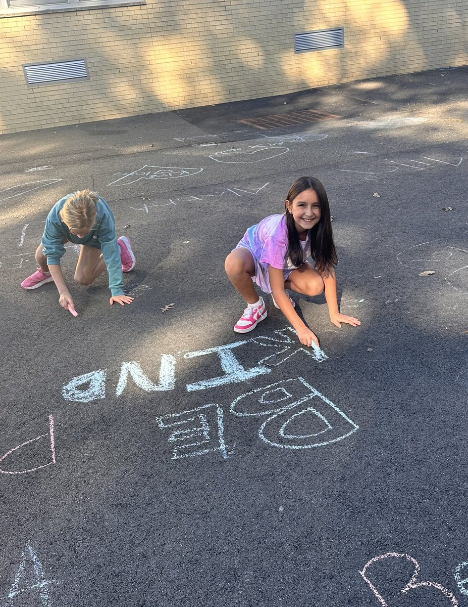 Mrs. D Washington School tweet media