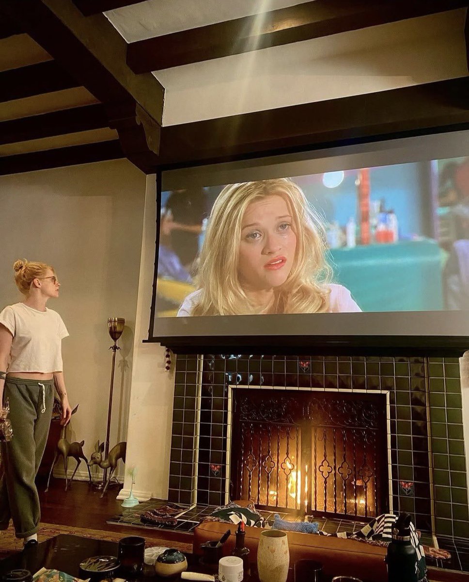 filmartbox's tweet image. kristen stewart watching legally blonde