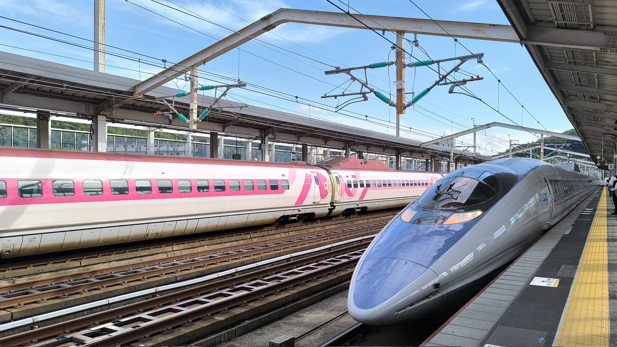 ハローキティ♡レトロ　北海道限定　スズランベア　パース　未使用タグ付き ご当地キティ すずらん スズラン 北海道限定 ストラップ