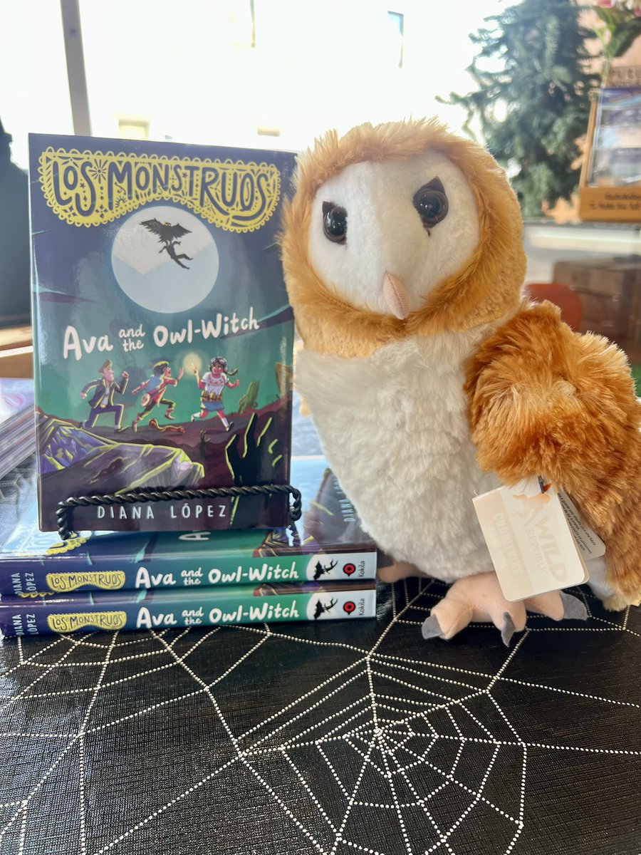 Happy Book Birthday, Diana López! AVA AND THE OWL-WITCH is the thrilling conclusion to the Los Monstruos trilogy. The book explores the Texas-Mexico border myth of 🦉 La Lechuza. Great for readers ages 8-12. 
<a href="/KokilaBooks/">Kokila</a> <a href="/penguinkids/">Penguin Kids</a>