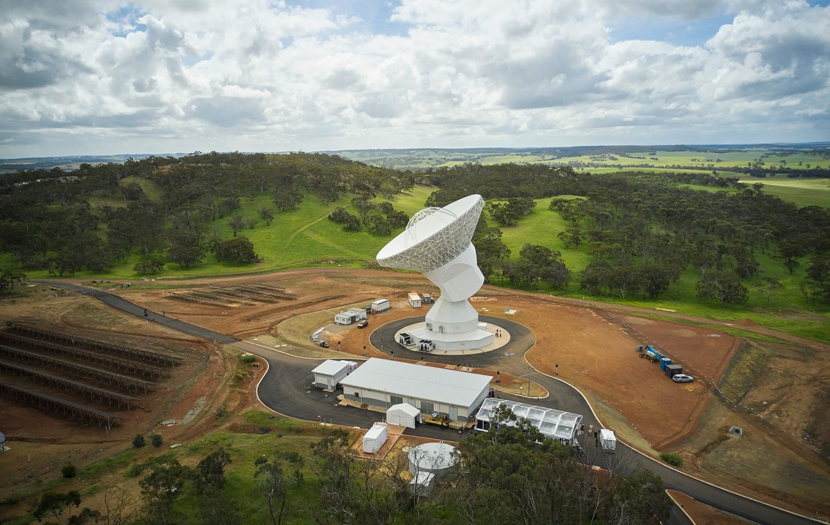 AusSpaceAgency's tweet image. On October 4th, the European Space Agency’s (@esa) most advanced deep-space communication technology, New Norcia 3, was inaugurated by its Director General Josef Aschbacher and Head of the Australian Space Agency Enrico Palermo.
Read more spklr.io/6012BKBXw

📷  ESA/Fisheye