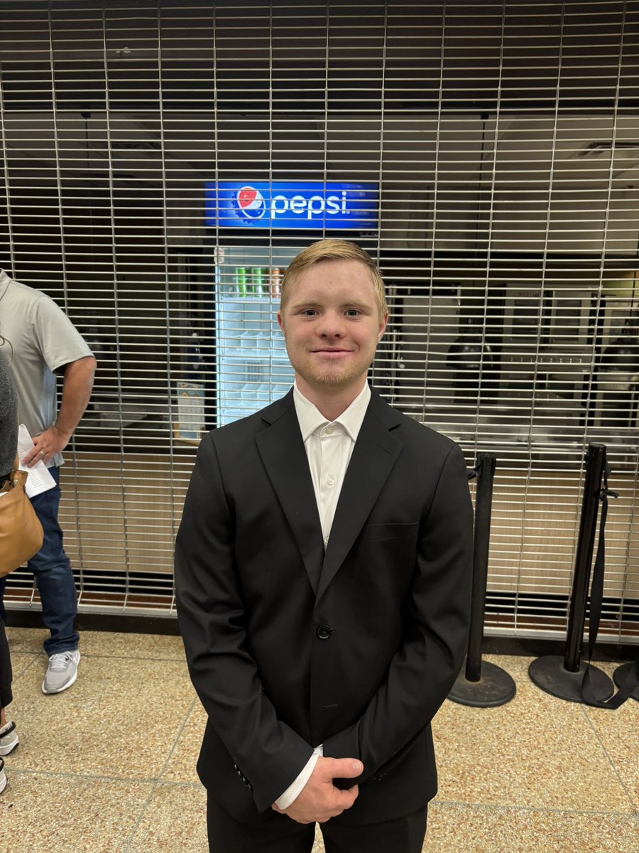 coffmanrocksfb's tweet photo. We got to see one of our own, Dylan Magyar, perform with the great @coffmanchoir tonight! Great job, Dyl! And shoutout to Mr. Garner and all of the talented Rocks that sang tonight! @DublinCoffmanHS #GoRocks☘️ #ForCoffman☘️ https://t.co/iNnDqfMc0R