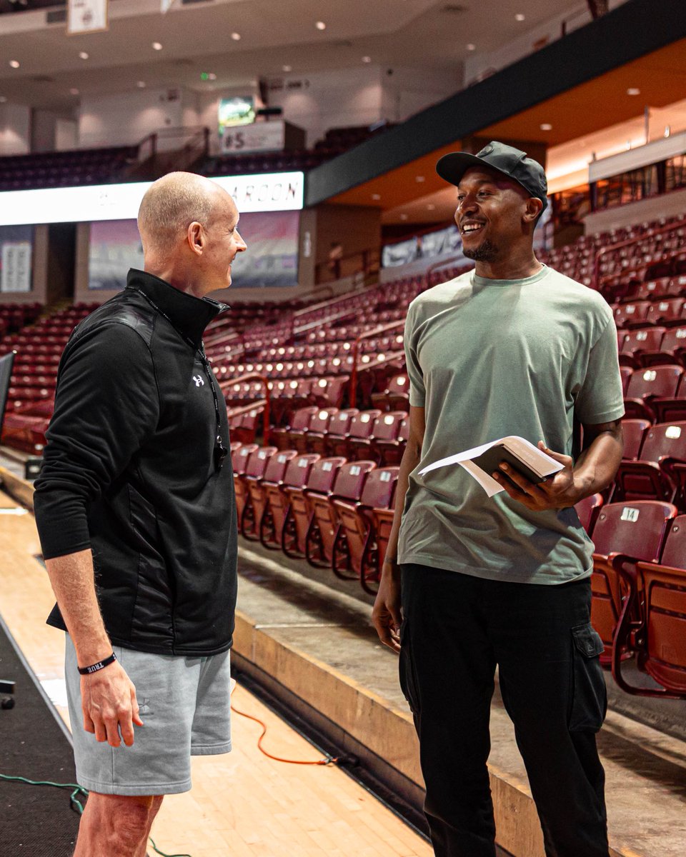 Grateful to ⁦<a href="/D_West30/">David West</a>⁩ for spending 2 days w/the Cougs. The 2003 NCAA POY &amp; 2x NBA World Champion’s message to our team? Preparation &amp; Details. An amazing 48 hours!