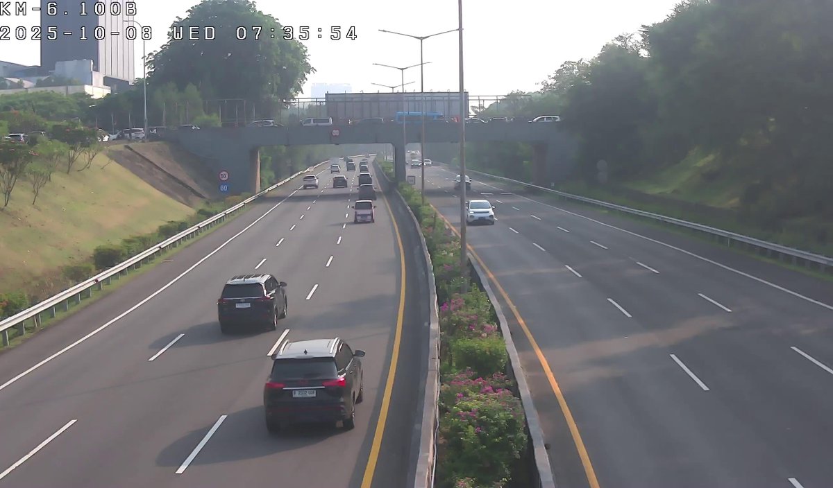 infotolbsd's tweet image. 07:38 WIB lalin ruas tol Pondok Aren-Serpong lancar di kedua arah cuaca cerah. @TMCPoldaMetro @RadioElshinta @SonoraFM92