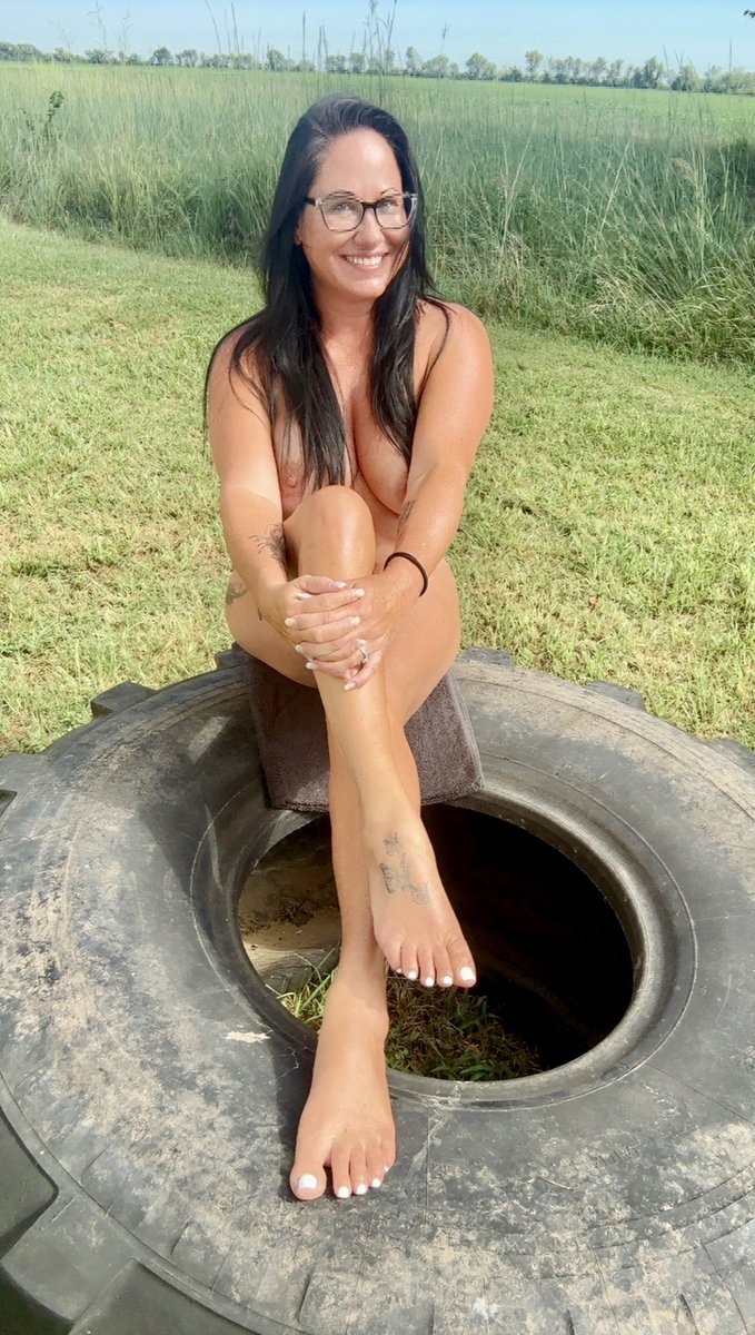 Follow 4 Follow 
RT 4 RT 
#LS #Swinger🍍#Vixen #Hotwife #Onlyfans #Kansas