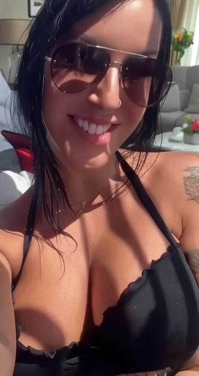 Paigeactive's tweet image. My soul ignites in this fiery moment, a blaze of passion burning deep within! 🔥💋 Every glance, every breath, a wild smiles of love and desire. #Unstoppable