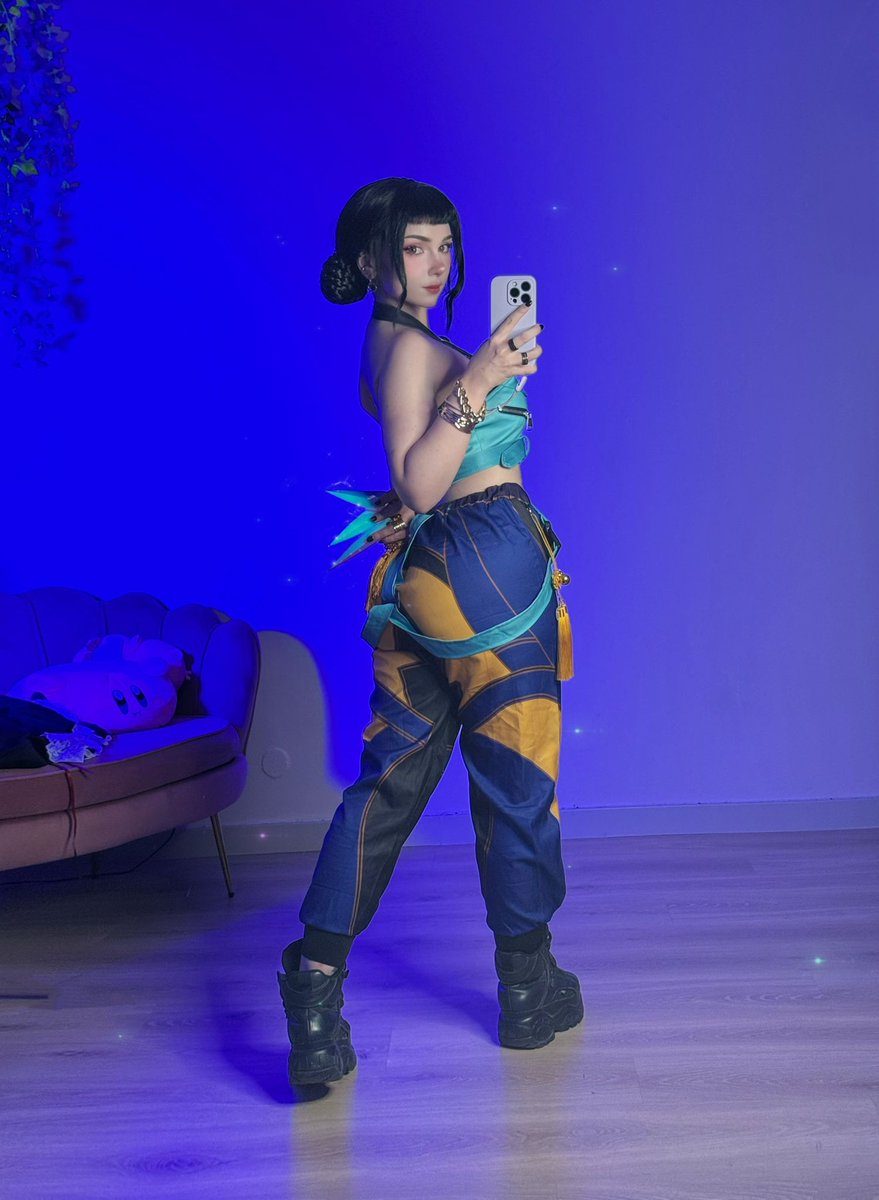 Zoey from K-Pop Demon Hunters!!
Rap vibes unlocked🎤