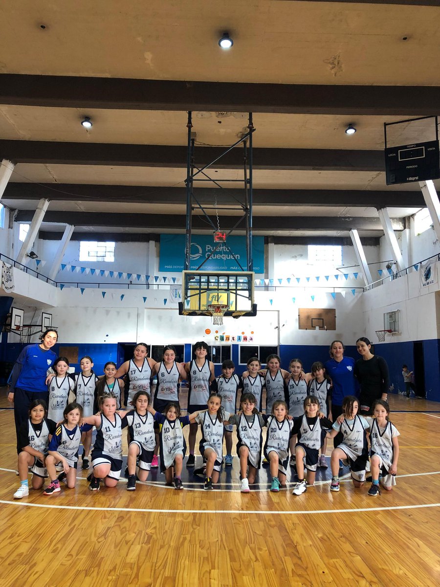 AranconRuiz's tweet photo. Hoy jugamos la Semifinal de Mini, por el Torneo ATB 
La planilla se cerró 20 a 0 a favor de Villa del Parque, ya que nuestras jugadoras viajan este fin de semana al Encuentro Nacional de Minibasquet a Bs As. Nos recibe el Club Unión Florida🌸 https://t.co/KzWe32W90n