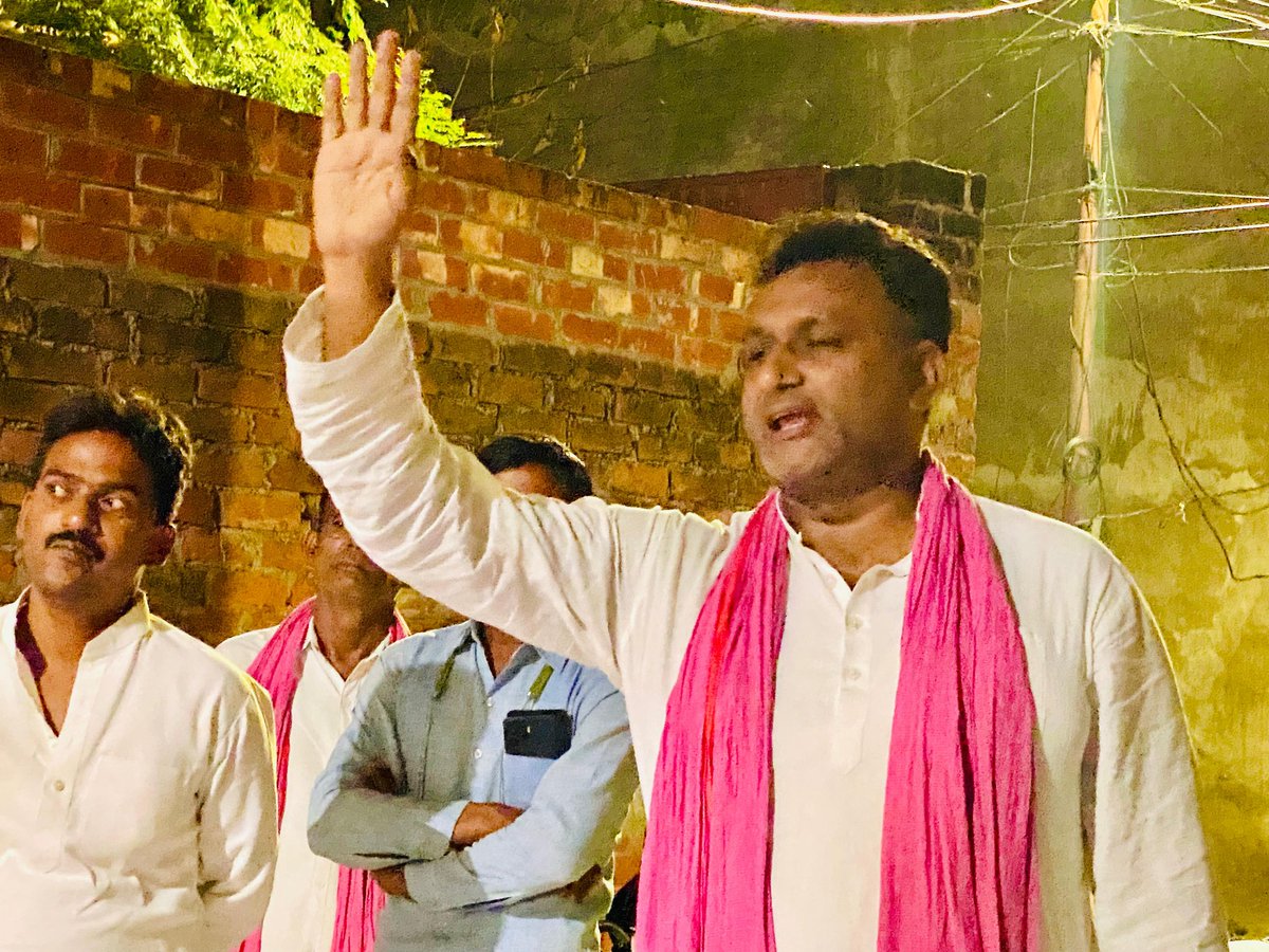 ebad_mohd's tweet image. #विधान_सभा_लखनऊ_पश्चिम
आज #वार्ड_हैदरगंज के आसिया मऊ में आयोजित #पीडीए_पंचायत कार्यक्रम में कार्यक्रम का आयोजन भाई फ़ैज़ान साहब ने किया।