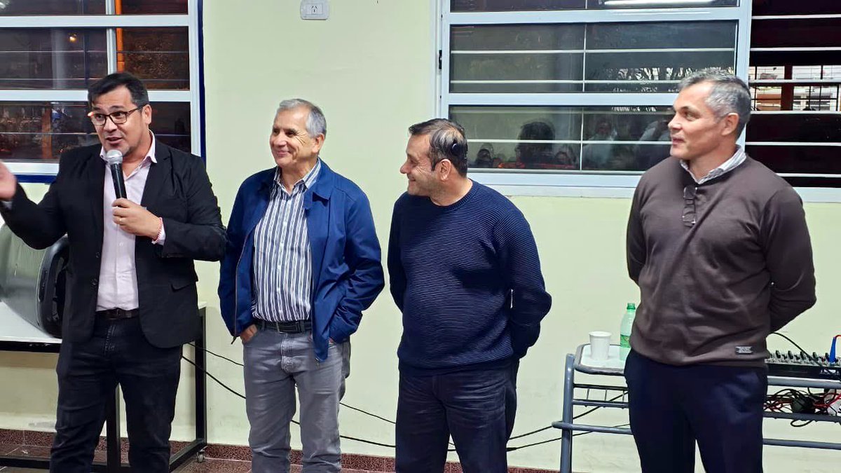 Acompañaron esta jornada educativa el Director de Educación Superior Lic. Luis Oviedo <a href="/oviedo_luis/">Luis H Oviedo</a>, Rector <a href="/AnibalArroyos/">Aníbal Arroyos</a> y <a href="/jalbertogalarza/">Juan Alberto Galarza</a>, Coordinador de Prácticas.