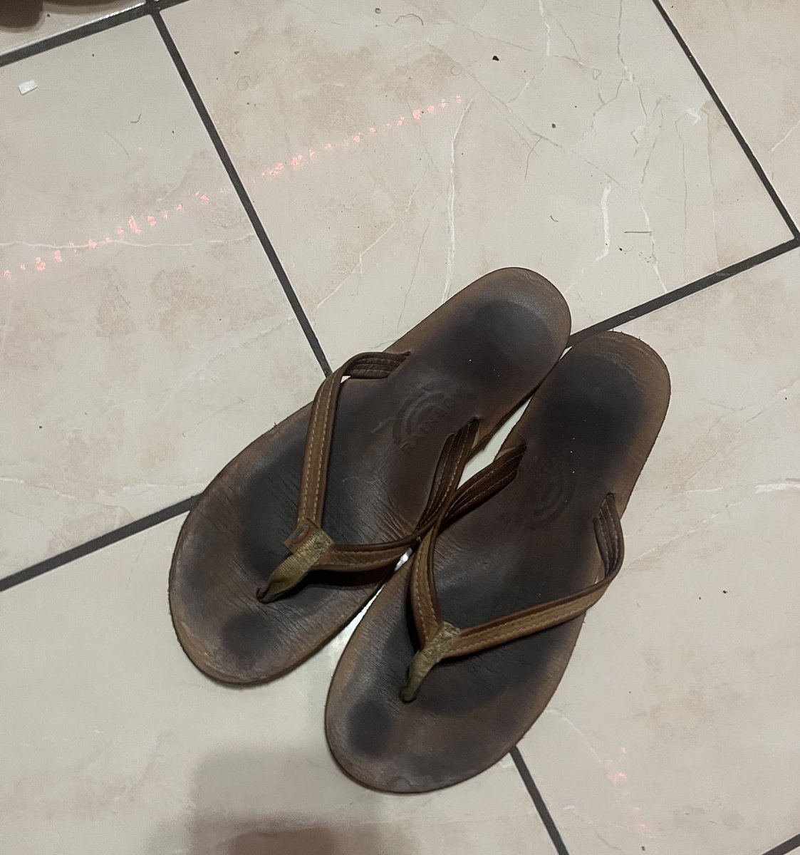 RTBIGFEETNSOLES🧀💦😱 tweet media