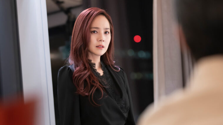 Oh Yoon Hee in Penthouse S2 is really top tier. Slaying that red hair 😻🤩