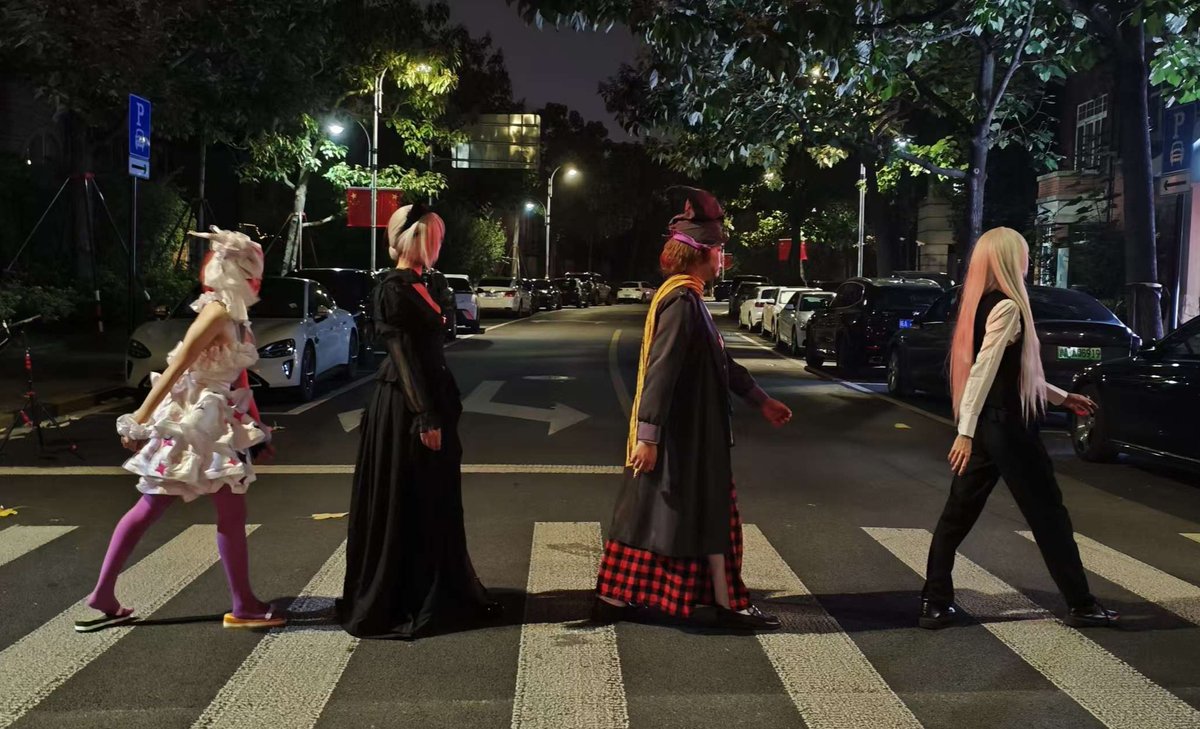 lijane20415445's tweet image. abbey road ( fake )