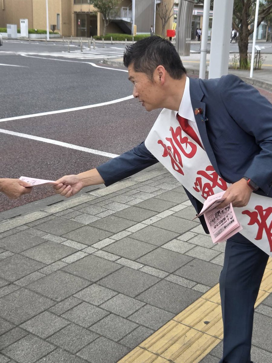 ◎おはようございます✨昨日は小山駅前でかわら版配布をし、今朝は真岡の熊倉町の交差点からスタート。