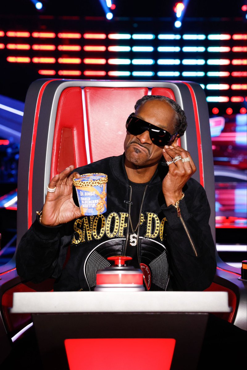 SnoopDogg's tweet image. Bacc wit Anotha night!! Blinds @NBCTheVoice @drbombaysnax