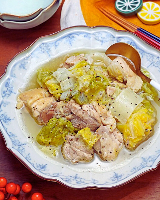 ManoaGroup's tweet image. ✨ Salt-Steamed Chicken &amp;amp; Cabbage ✨
Tender chicken and soft cabbage cooked together in a rice cooker — no extra water needed! 🍗🥬
x.gd/WMi78
#EasyJapaneseRecipes #JapaneseRecipes #JapaneseFood #Washoku #HomeCooking #EasyRecipes #ManoaGroup