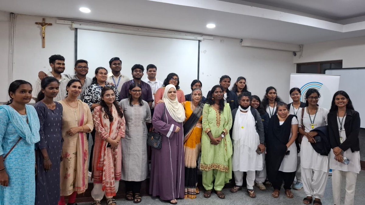 awekshatrust's tweet photo. A legal training workshop by Ms. Nitya (CLPR) further deepened understanding of the DV Act, covering key rights, protections, and survivor support mechanisms. 

#AwekshaWomensTrust 
#DomesticViolence 
#DomesticViolenceAct 
#LegalHandbookofDomesticViolenceLaws 
@CLPRtrust https://t.co/h4hTA6GVzc