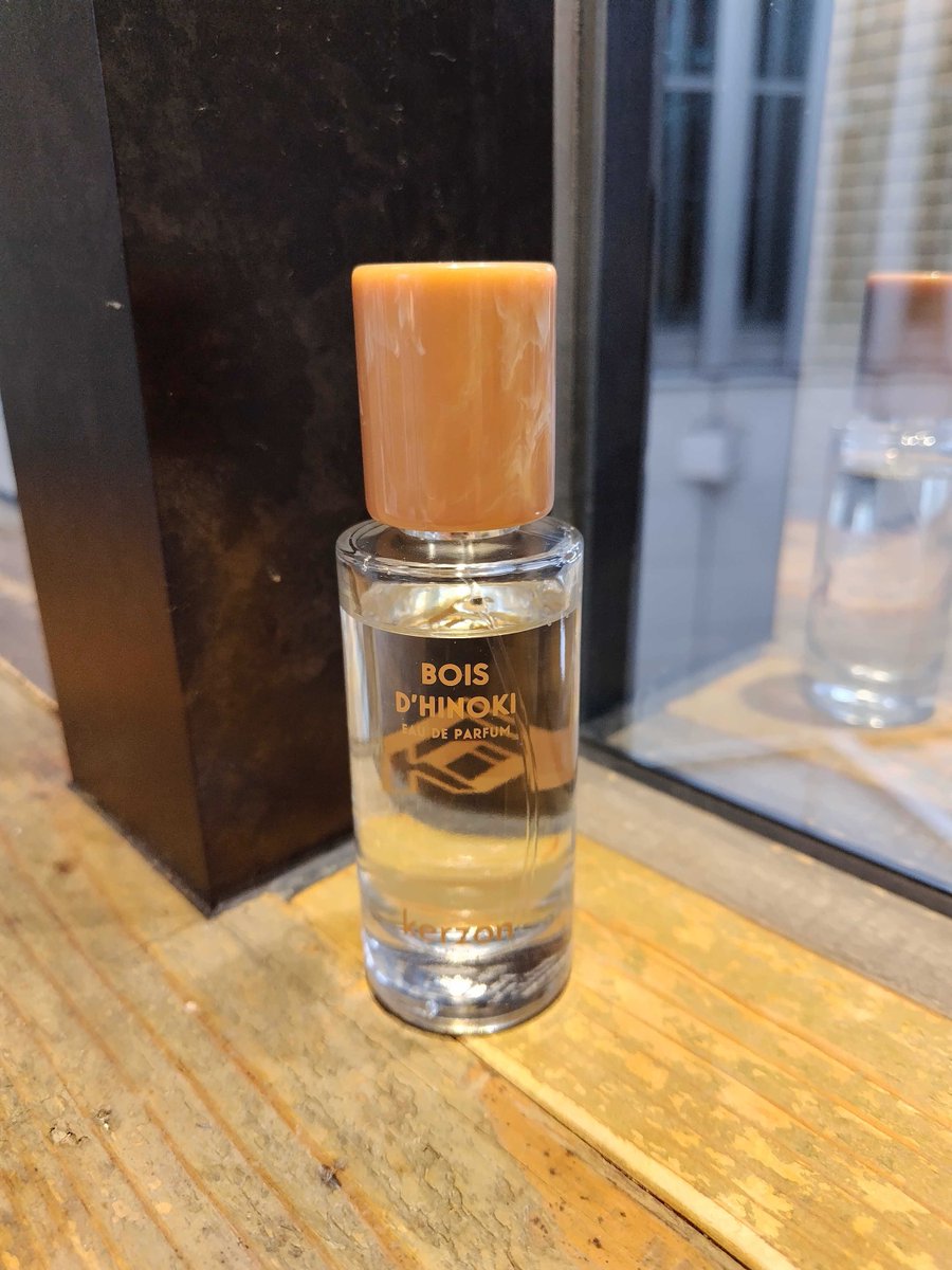 Kerzon｜ボワ ドゥ ヒノキ 暖かい日差しを浴びて育った木のような