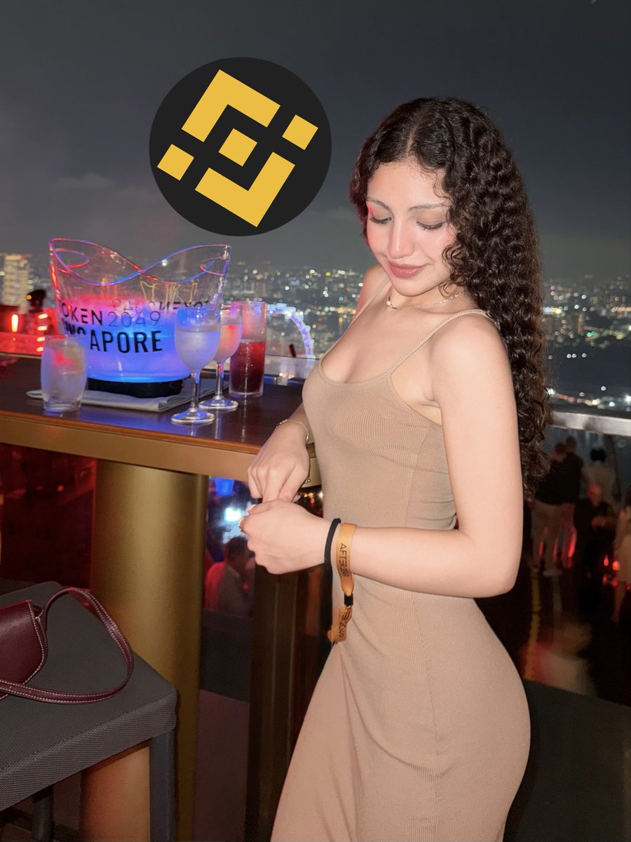 Julia tweet media