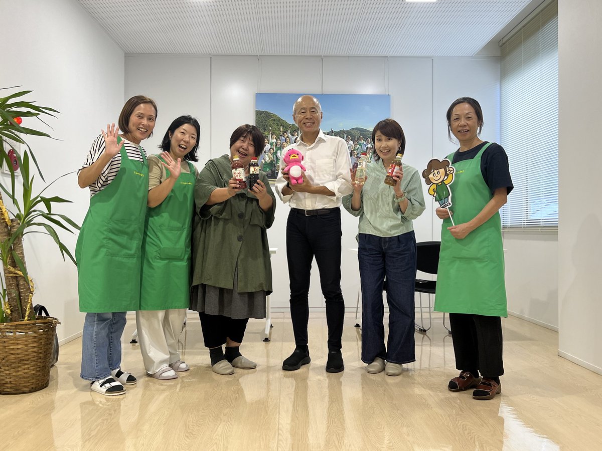 eeaji's tweet photo. 📻✨宇野さんと小川さんがトキワに来社されました！
いつも番組でお世話になっているお二人と、こうして本社でお会いできてとってもうれしい時間でした☺️

そしてなんと！
11/9(日)開催の #ABCラジオまつり にトキワの出店が決定🎪
当日は、宇野さんと小川さんのお二人もお手伝いに来てくださいます✨ https://t.co/g907QKy8qu
