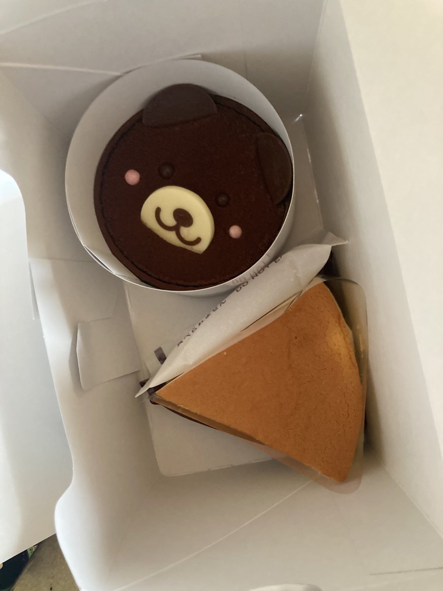 nari3150go's tweet image. 今日は母親６０歳の誕生日だからケーキ買ってきた😊親不孝しまくったから少しでも親孝行😅
昨日はスト6でうなぎぷりんさんの参加型に参加させてもらいました相変わらず猛者しかいなくて良い勉強になりましたwまたタイミングが合えば底辺マスターですが参加します⭐️
