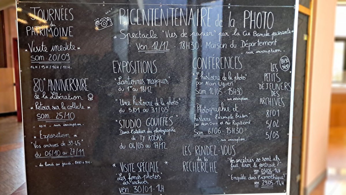 Véronique BOURBIGOT (@vbourbigot) on Twitter photo « Les archives sont la mémoire des peuples, le miroir de leur histoire. »
— Charles de Gaulle
📸🎞️⚡️
Lancement de la saison culturelle des Archives départementales du #Finistère.
Pour plus d’informations ⬇️
archives.finistere.fr/sites/default/… « Les archives sont la mémoire des peuples, le miroir de leur histoire. »
— Charles de Gaulle
📸🎞️⚡️
Lancement de la saison culturelle des Archives départementales du #Finistère.
Pour plus d’informations ⬇️
archives.finistere.fr/sites/default/…