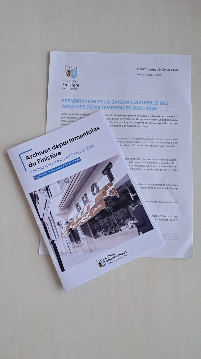 VBourbigot's tweet image. « Les archives sont la mémoire des peuples, le miroir de leur histoire. »
— Charles de Gaulle

📸🎞️⚡️

Lancement de la saison culturelle des Archives départementales du #Finistère.

Pour plus d’informations ⬇️
archives.finistere.fr/sites/default/…
