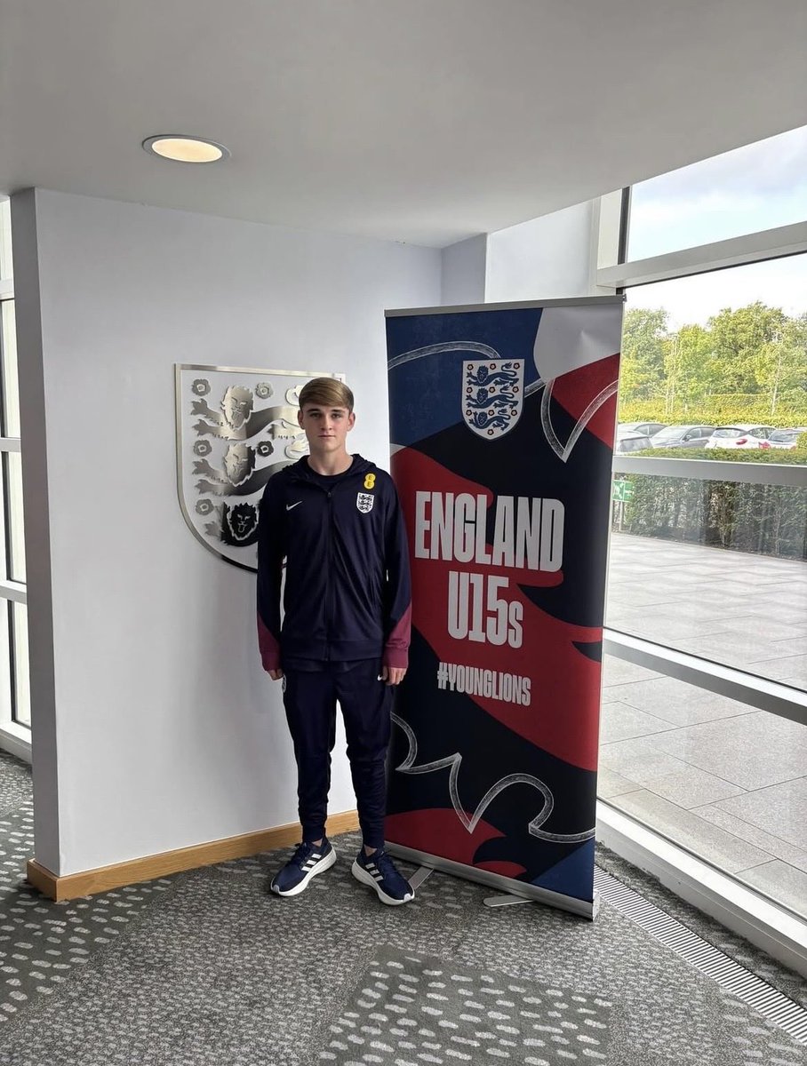 Just heard some news. 

England U15 talent Francis Boggan has been offered an early scholarship at Everton. Great news for him. 📑🏴󠁧󠁢󠁥󠁮󠁧󠁿