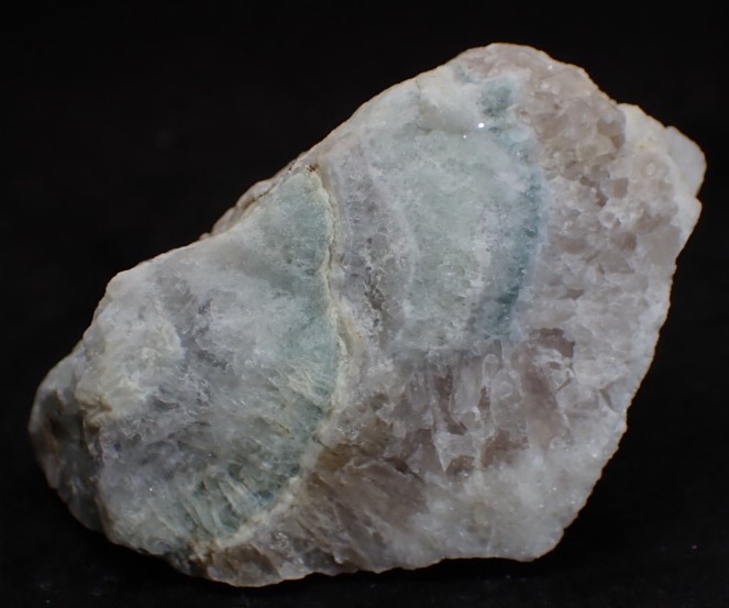 ✳️金鉱石と思われる岩石 満俺 (@ozRsBzHI01xdkJT) / X