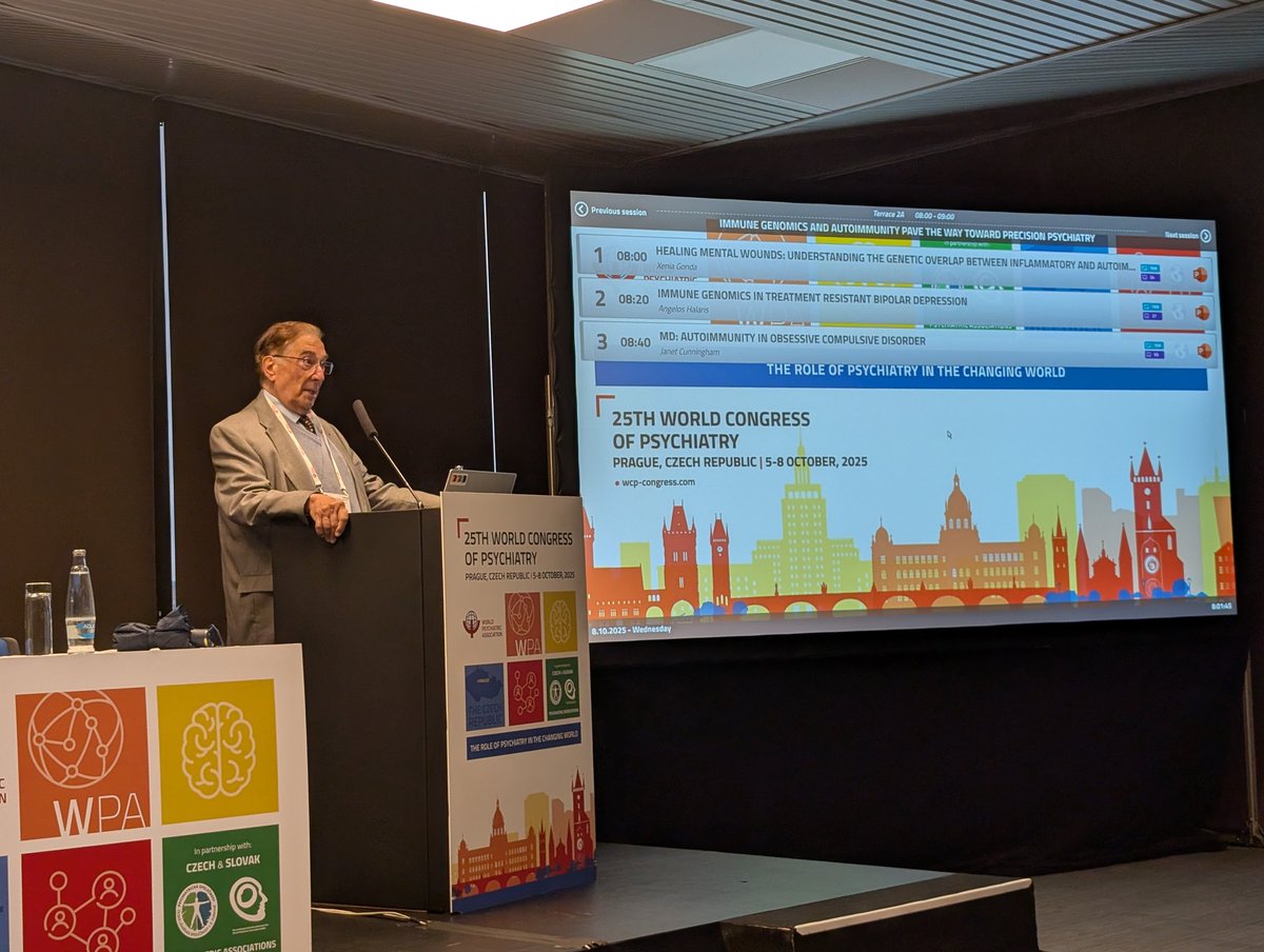 Angelos Halaris starting the session on immune genomics! #WCP25 <a href="/WPA_Psychiatry/">World Psychiatric Association (WPA) wpanet.org</a>