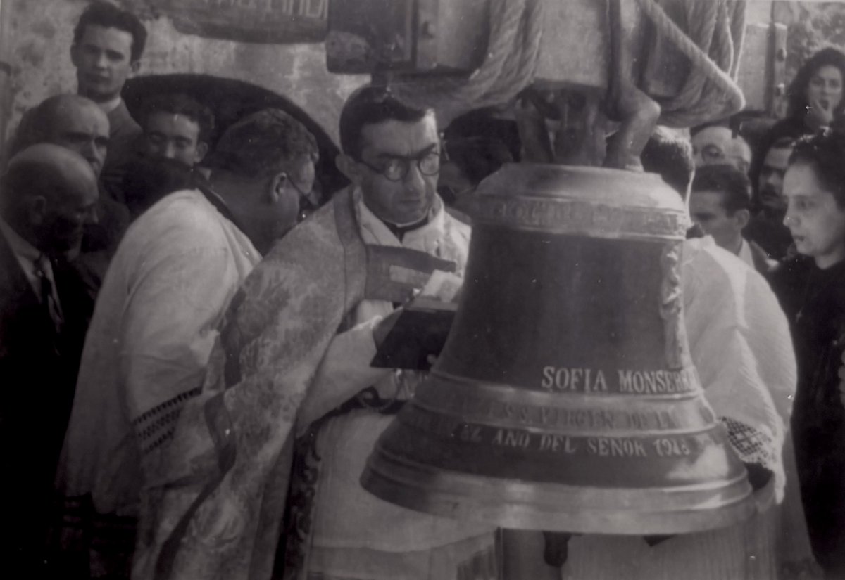 12 d’octubre de 1948, l’Excm. Sr. Bisbe de Solsona, Dr. Vicens Enrique Tarancon, beneïa la nova campana de l’Aguda. Se li ficaren els noms de Sofia, Montserrat, Dolors. És pagada per Francesc Cererols Solé i la seva esposa Teresa Sucarrats, ell natural de Torà, vivien a La Canya