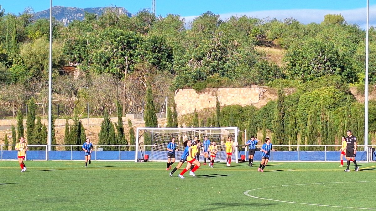 📺VÍDEO: youtu.be/mJVdcbNwDU8

<a href="/maccroquetes/">Miquel Angel Campos</a> cap de premsa del <a href="/CDRoquetenc/">CD Roquetenc</a> fa balanç dels partits jugats ⚽️ la jornada del 4 i 5 d’octubre i avança quins es jugaran el pròxim cap de setmana.

📢Ja han començat les competicions per als equips de base federats i els femenins.