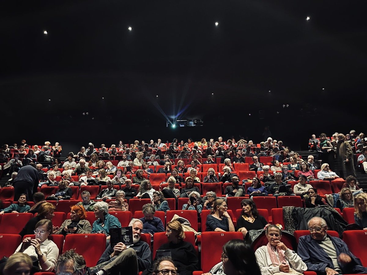 sadatroya1's tweet photo. Thanks Brussle🙏
Sima’s Song 

#Brushless International women Film Festival https://t.co/ejKhv3TIoa