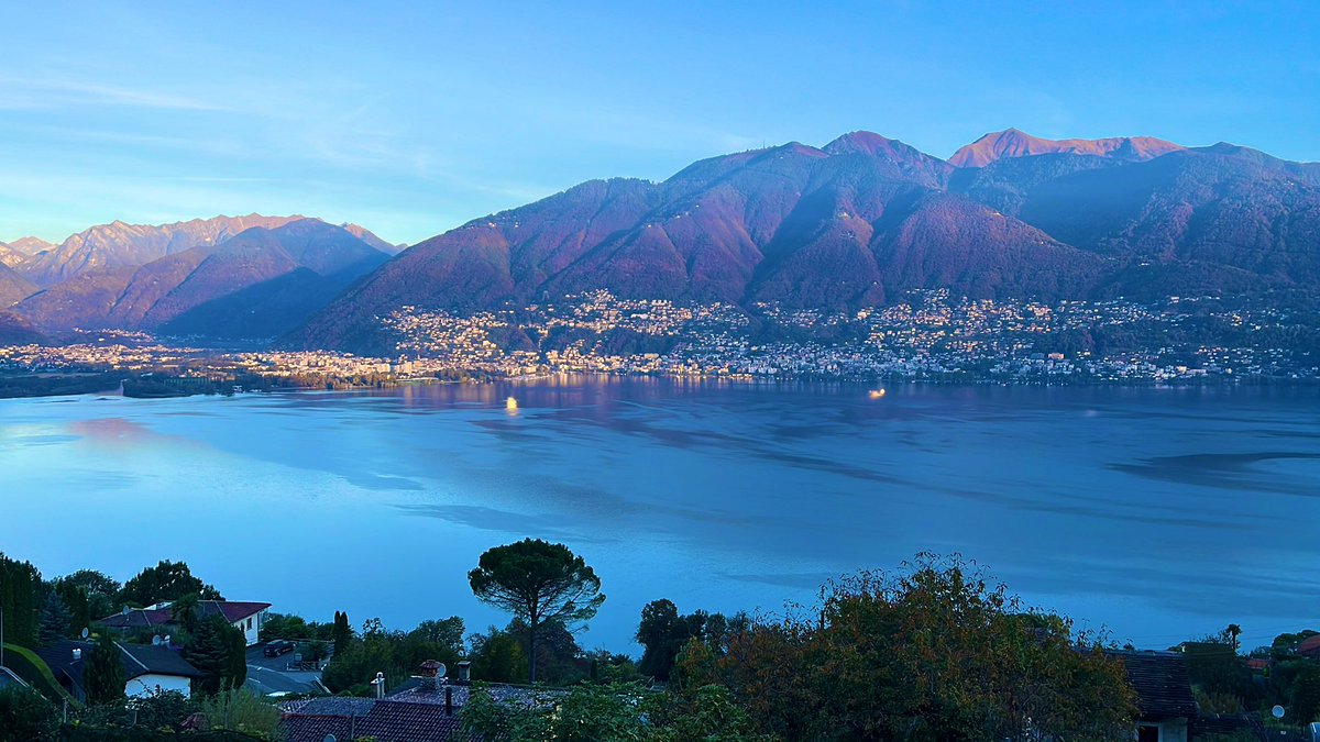 Guten Morgen. 
Ich schicke euch ganz viel Liebe aus der Sonnenstube der Schweiz!
