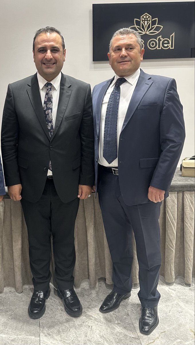 TÜSEKON - Sürücü Eğitimcileri Konfederasyonumuzun GenelKurul sonrasındaki  ilk Yönetim Kurulu toplantımızı gerçekleştirdik.
Sayın Murat TEKİN Başkanımızın oluruyla Toplantımızda yönetim kuruluna seçilen arkadaşlarımıza görev dağılımları yapılarak çalışma gruplarımız oluşturuldu.