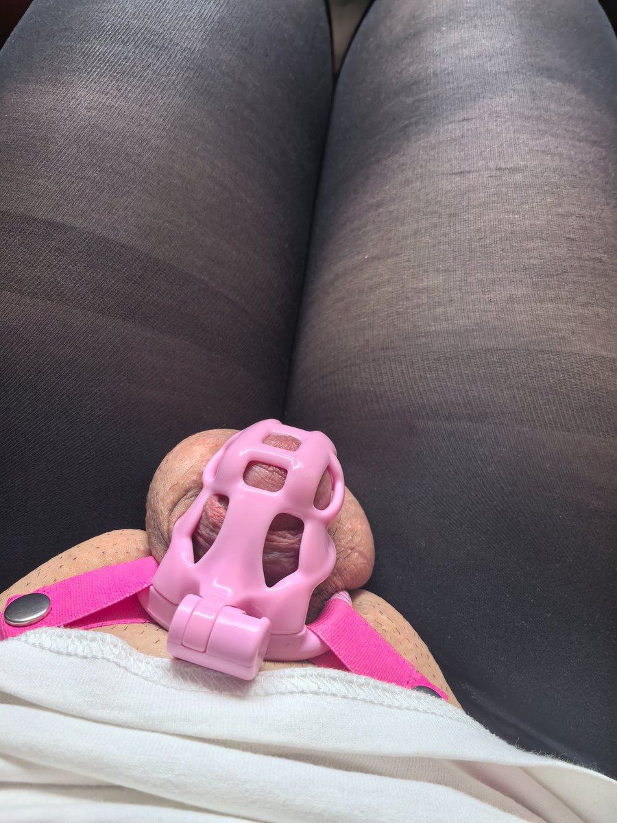 M0rphP's tweet photo. 肉腿黑丝裤袜戴锁男娘会有人喜欢吗
＃伪娘 ＃男娘 ＃雌堕 ＃贞操锁 https://t.co/kmSRUvAHXz