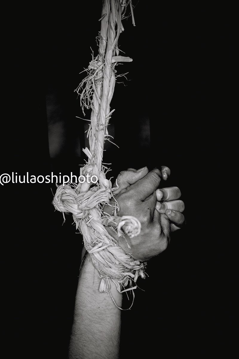 玩下草绳～
🪢<a href="/ChanLeoci/">Leoci Chan</a>