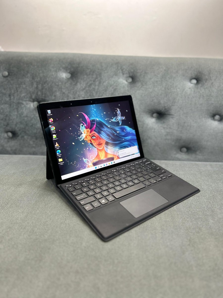 techielaptops's tweet image. Premium grade A ‼️
Dell latitude 5290 2in1 (touchscreen)
RAM: 8GB
Storage: 256GB SSD
Processor: 8th gen intel core i5-8350U
Display: 12" full HD IPS
Clock speed: 1.90GHz base frequency up to 3.40GHz max clock speed
GPU: Intel UHD 620
✨ Features ✨
Wifi
Bluetooth
Backlit…