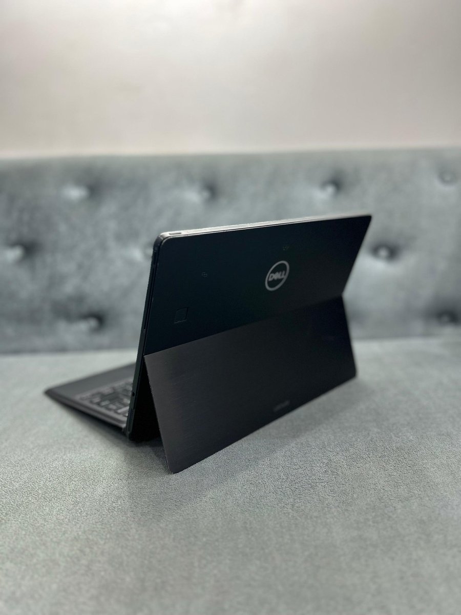 techielaptops's tweet image. Premium grade A ‼️
Dell latitude 5290 2in1 (touchscreen)
RAM: 8GB
Storage: 256GB SSD
Processor: 8th gen intel core i5-8350U
Display: 12" full HD IPS
Clock speed: 1.90GHz base frequency up to 3.40GHz max clock speed
GPU: Intel UHD 620
✨ Features ✨
Wifi
Bluetooth
Backlit…