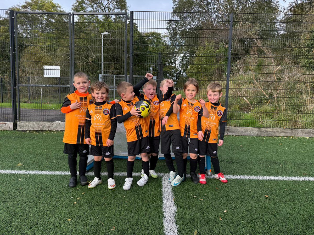 hermitageunited's tweet photo. Team photos from our first Hermitage United Tournaments! 

2019 age group - 1

Hermitage United 
Oban Saints 
Renton 
Clydebank 
Mill United 
Bellshill Athletic 
Renfew Vics
Johnstone Burgh

🏆Fair play award winners - Oban Saints🏆 https://t.co/0k8eX3HRJt
