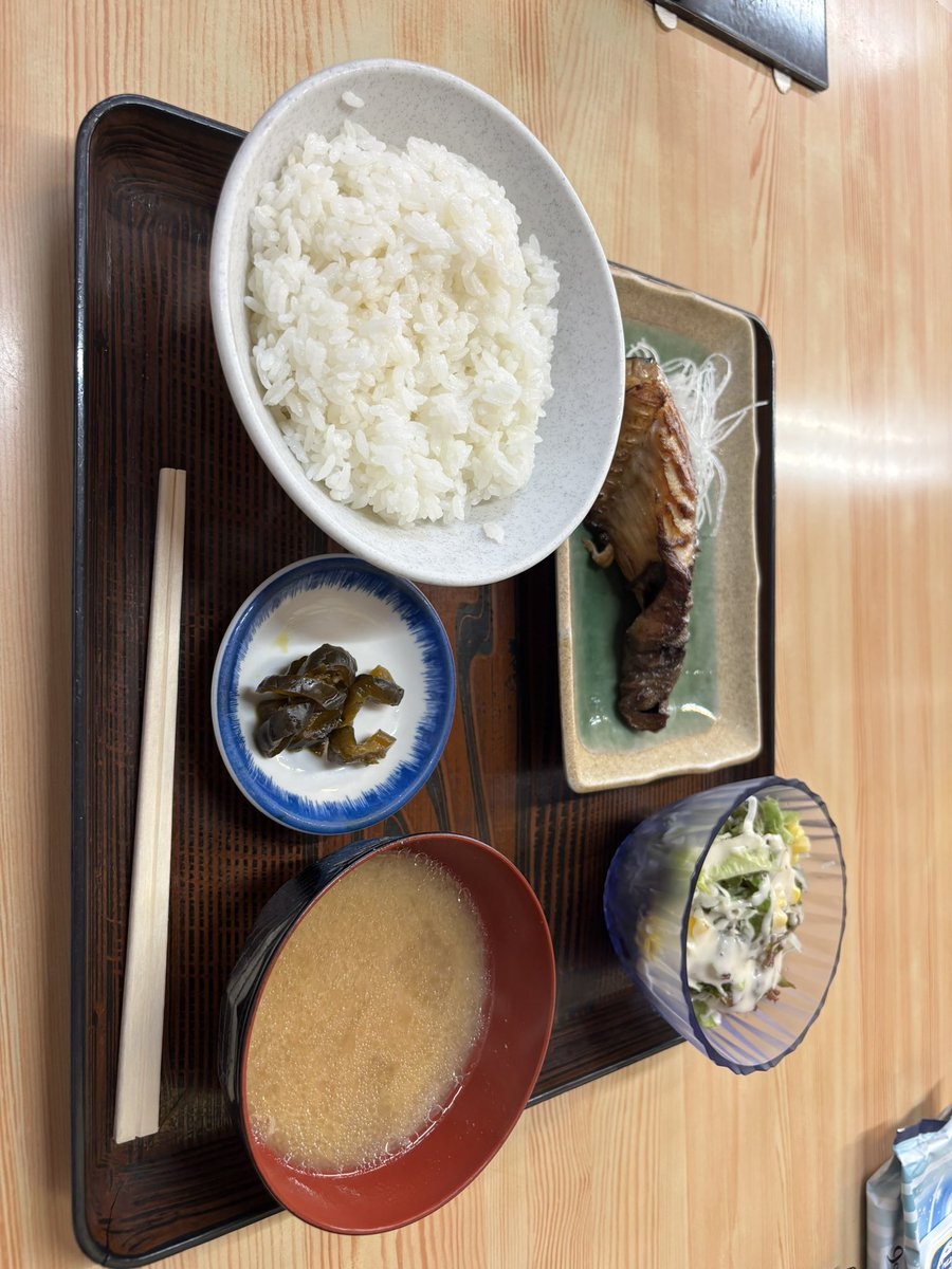 板橋区
成増スキップ村
やまだや
銀だら照り焼き定食をいただきました

この銀だらは、柔らかく仕上げられていてご飯が何杯もいけそうです(^^)

#板橋グルメ部