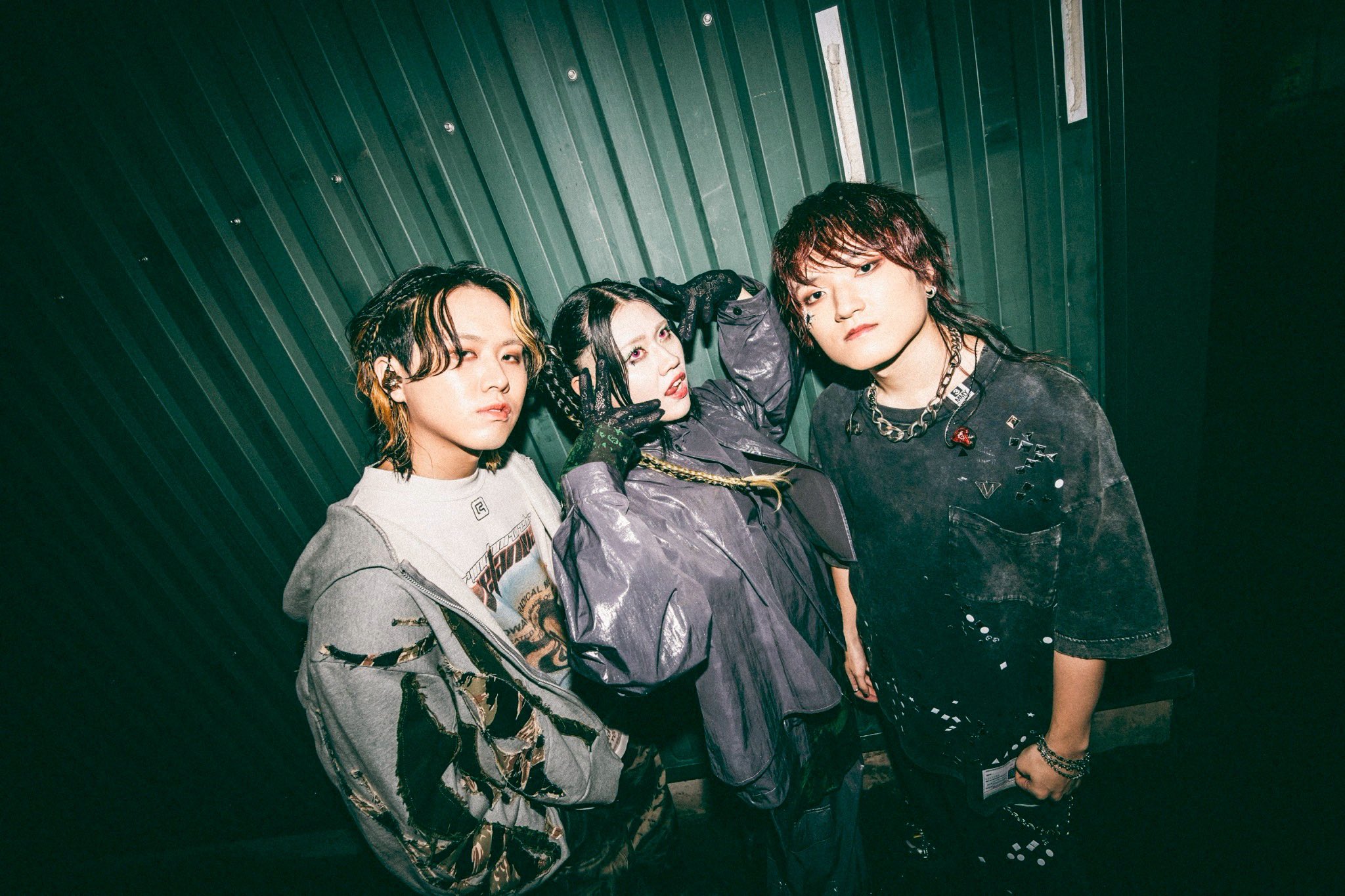 chevonグッズ　各種5点セット 2025年最新】Chevon グッズの人気アイテム - メルカリ