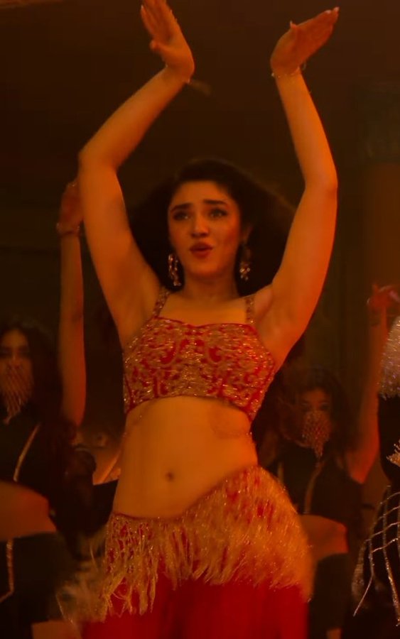 G2tA8bMbIAAG7Ky?format=jpg&name=900x900