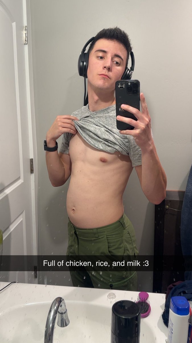 NickDeferson's tweet image. LOVE my new Instant Pot... I put ingredients in, and food comes out! Crazy concept!! Had to push to meet my calories on Day 4 of the bulk 👌🏻