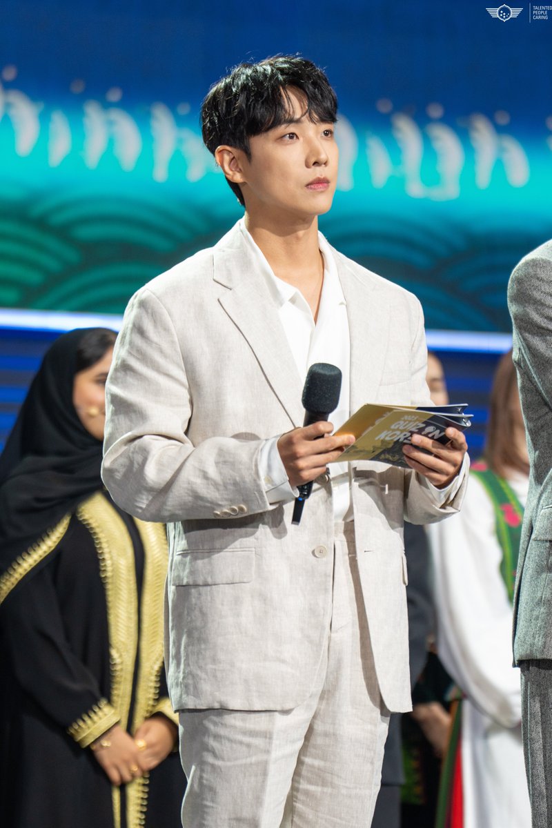 PrainTPC's tweet image. [이준]

오늘 밤 10시 20분! 

KBS 1TV &amp;lt;2025 퀴즈 온 코리아&amp;gt;
MC 이준 배우의 활약을 기대해 주세요 ❗️

#이준 #LeeJoon 
#KBS #KBS1TV #2025퀴즈온코리아